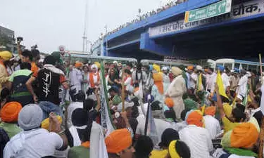 Talks fail, farmers begin sit-in at Karnal mini secretariat