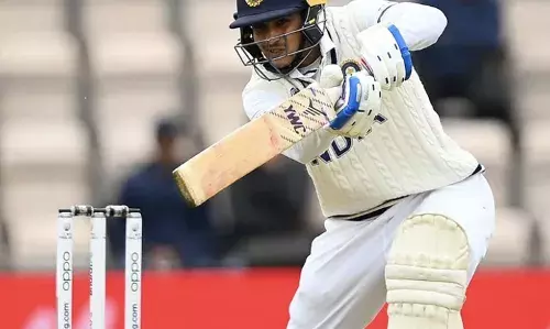 Flamboyant Youngster: Shubman Gill Turns 22, Yuvraj Singh, Dinesh Karthik Lead Wishes